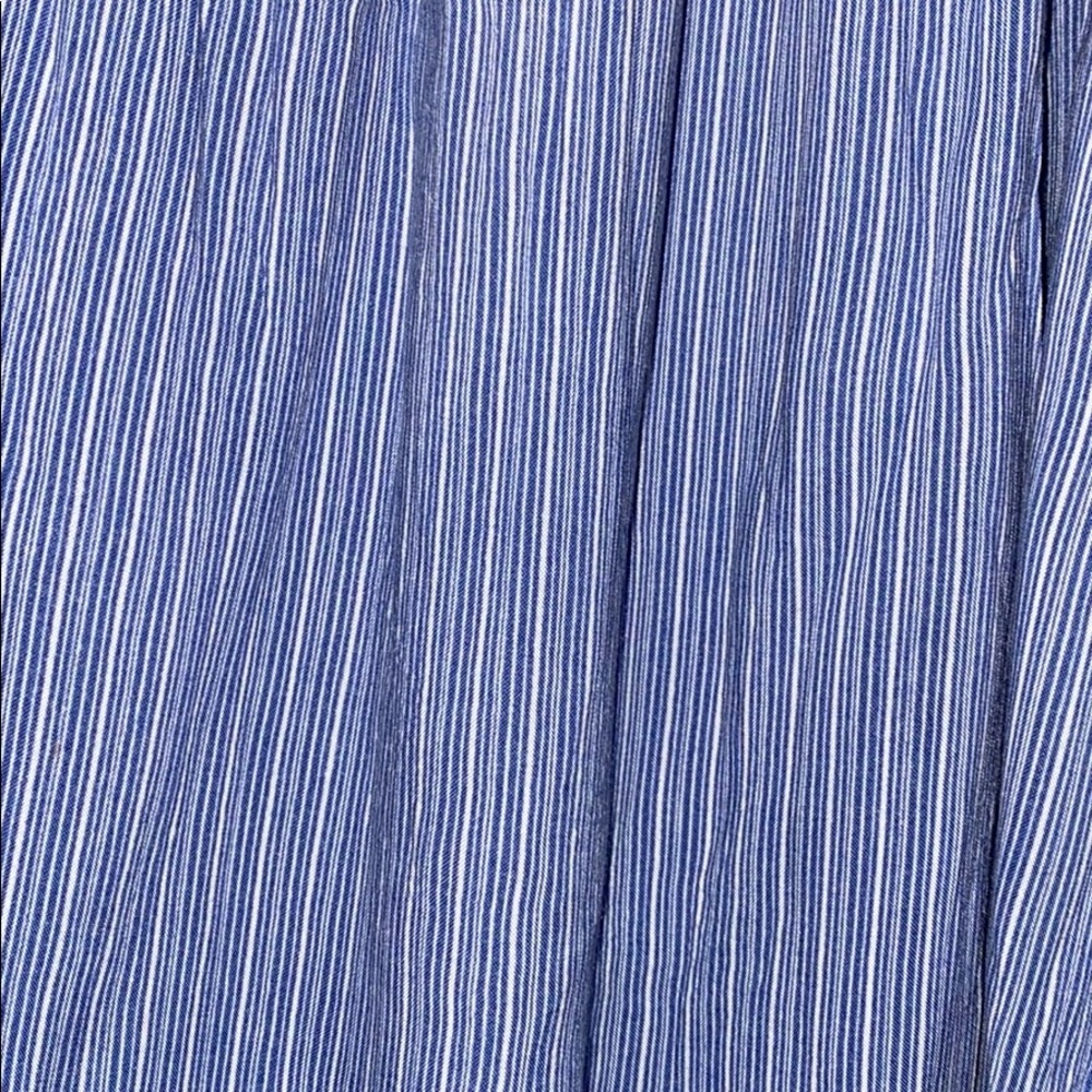 Strapless dress with flared sleeves